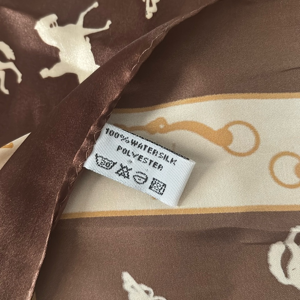 UNBRANDED POLKA DOT HORSE BROWN LARGE POLYESTER scarf 35/34 in - Picture 3 of 3
